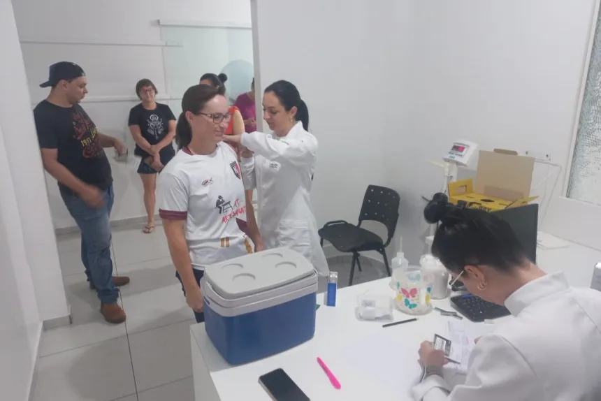 Dia D da vacina contra a gripe mobiliza 10 mil profissionais da saúde no Paraná