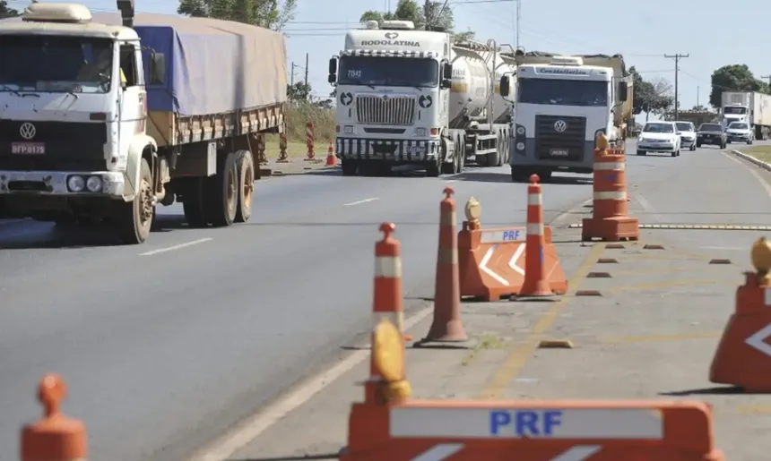 transito de caminhões