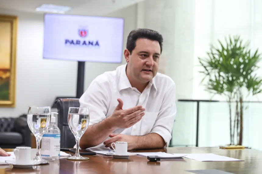O governador Carlos Massa Ratinho Junior anunciou nesta sexta-feira (3) algumas mudanças na equipe de secretários estaduais e em outras estruturas do Governo do Estado. Foto: Geraldo Bubniak/AEN