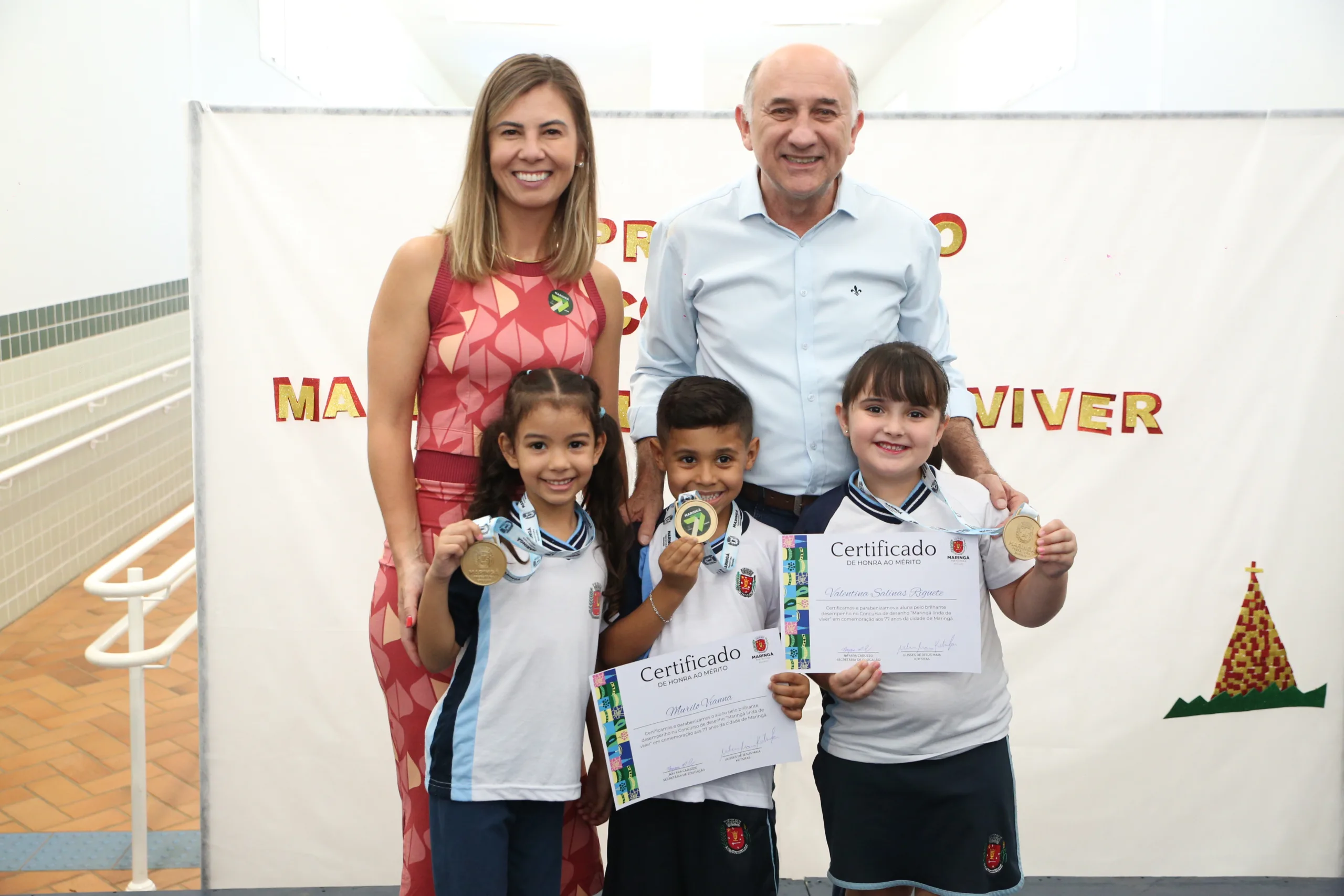 Prefeitura premia alunos da rede municipal vencedores do concurso de desenho em comemoração aos 77 anos de Maringá