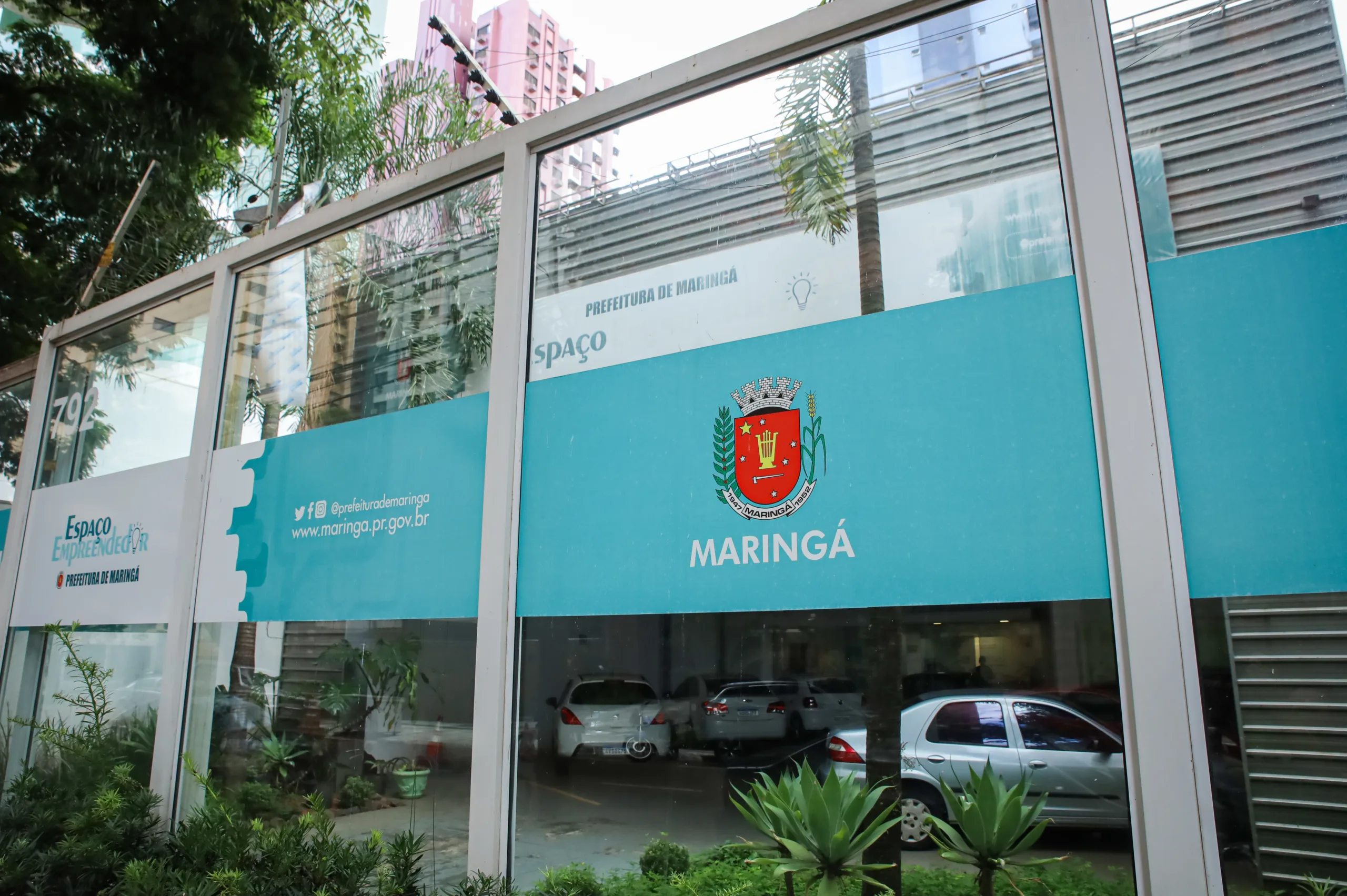 A parceria prevê o desenvolvimento de ações gratuitas de gestão de negócios e incentivo ao desenvolvimento da economia local (Crédito: Fábio Reina / PMM)