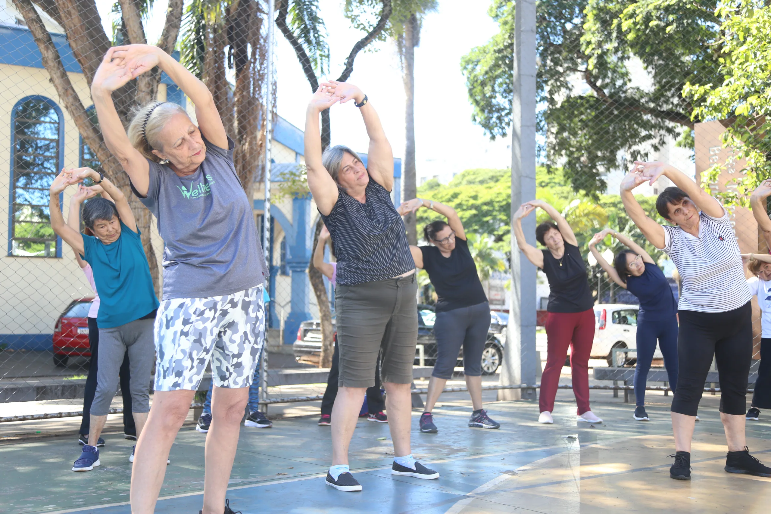Os grupos de atividade física das Unidades Básicas de Saúde (UBSs) vão promover um aulão especial na Praça Farroupilha, às 8h (Crédito: Rafael Macri / PMM)