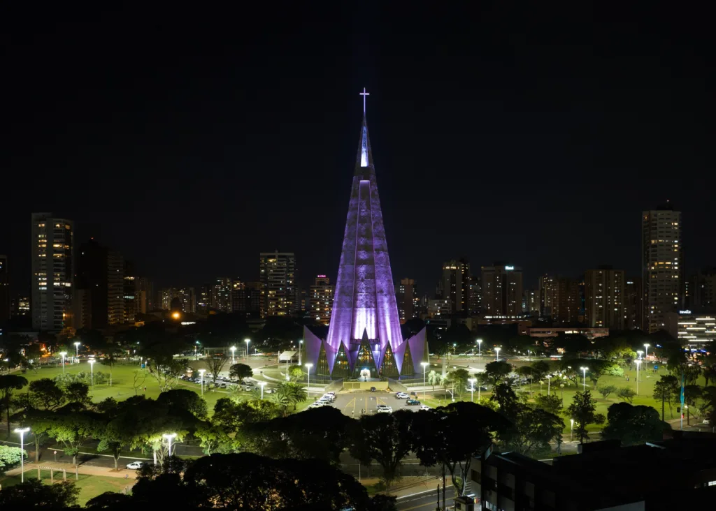 Catedral de Maringá, Paraná, a noite