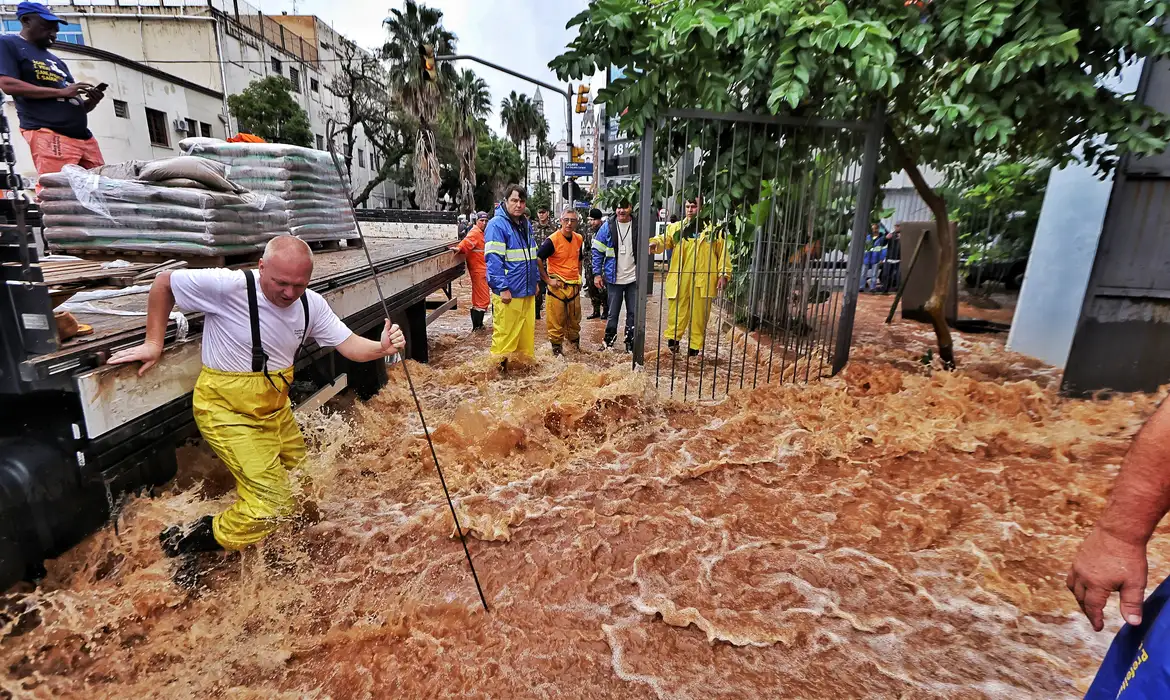 Rio Grande Do Sul Já Contabiliza Meio Milhão De Pessoas Afetadas Pelas Fortes Chuvas Defesa 