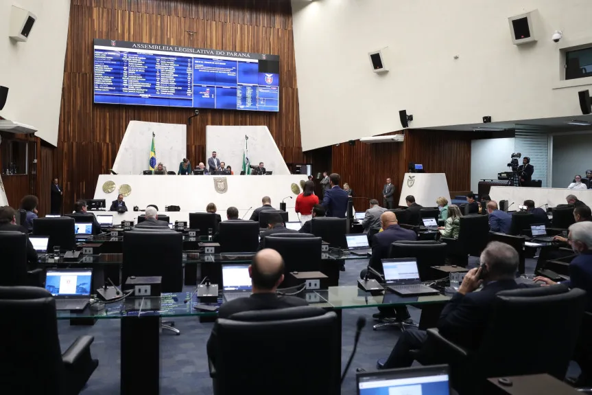Deputados aprovam criação de Rede de Ajuda Humanitária no Paraná