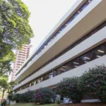 Os editais contemplam 137 cargos, além de cadastro de reserva, para 26 funções (Crédito: Rafael Macri / PMM)