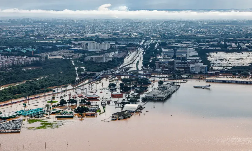 Porto Alegre no Rio Grande do Sul, cidade alagada por fortes chuvas