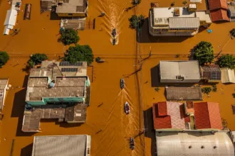 Mais de 1 mil presos são transferidos após penitenciária inundar no Rio Grande do Sul