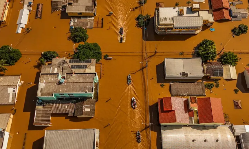 Mais de 1 mil presos são transferidos após penitenciária inundar no Rio Grande do Sul