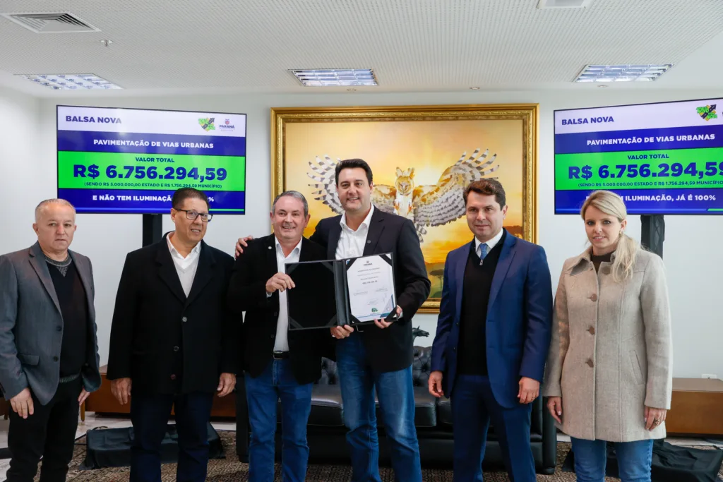 Ratinho Junior libera mais R$ 66,7 milhões para 14 municípios no Asfalto Novo, Vida Nova