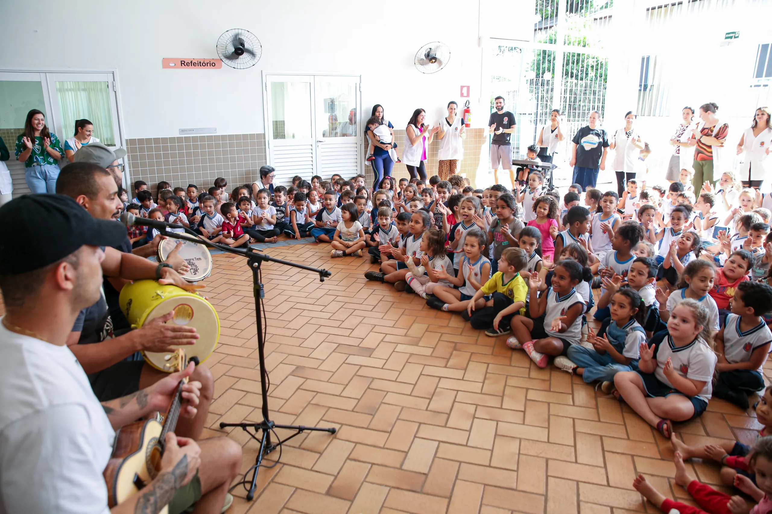 As escolas e Cmeis participaram do ′Make Music Day′, a maior celebração musical do mundo realizada anualmente em 120 países. (Crédito: Fábio Reina / PMM)