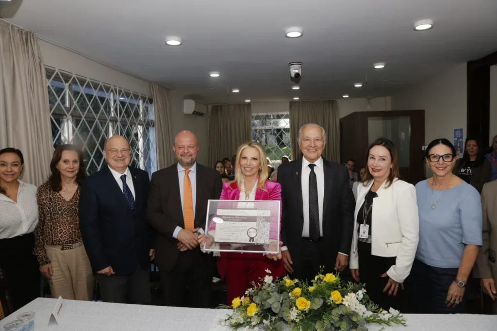 Cida Borghetti é nomeada patronesse do Programa DEDICA, dos Amigos do HC