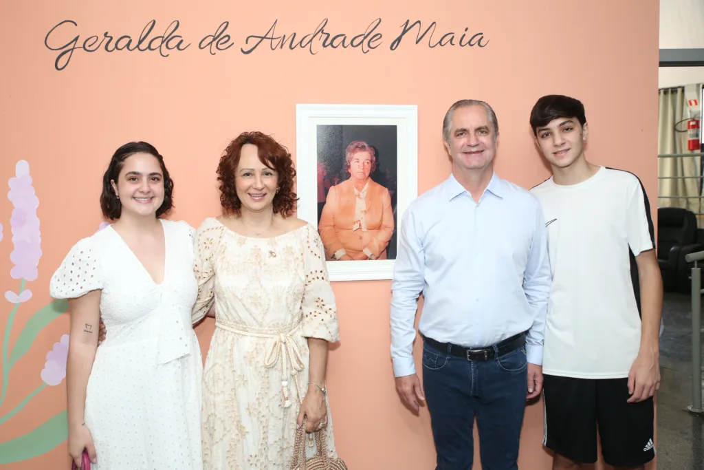 O prefeito Ulisses Maia agradeceu à homenagem feita para a avó Geralda de Andrade Maia (Crédito: Fábio Reina / PMM) 