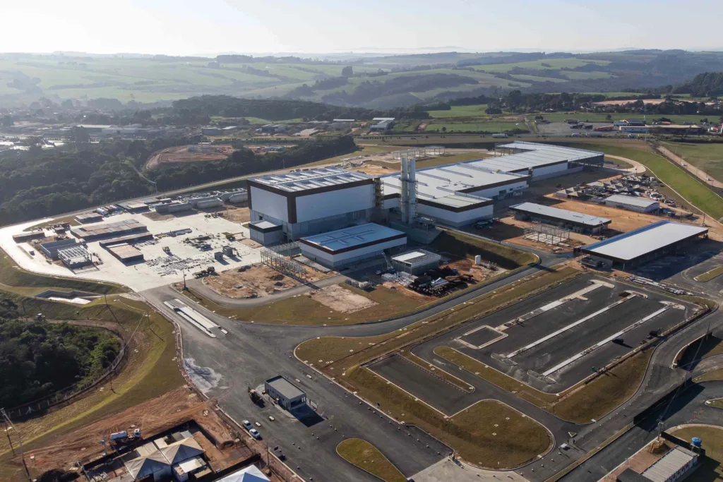 R$ 870 milhões de investimentos: fábrica da Ambev em Carambeí está 80% pronta