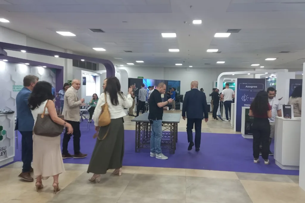 Estado anuncia R$ 9 milhões para investimentos em ciência durante o Summit Iguassu Valley