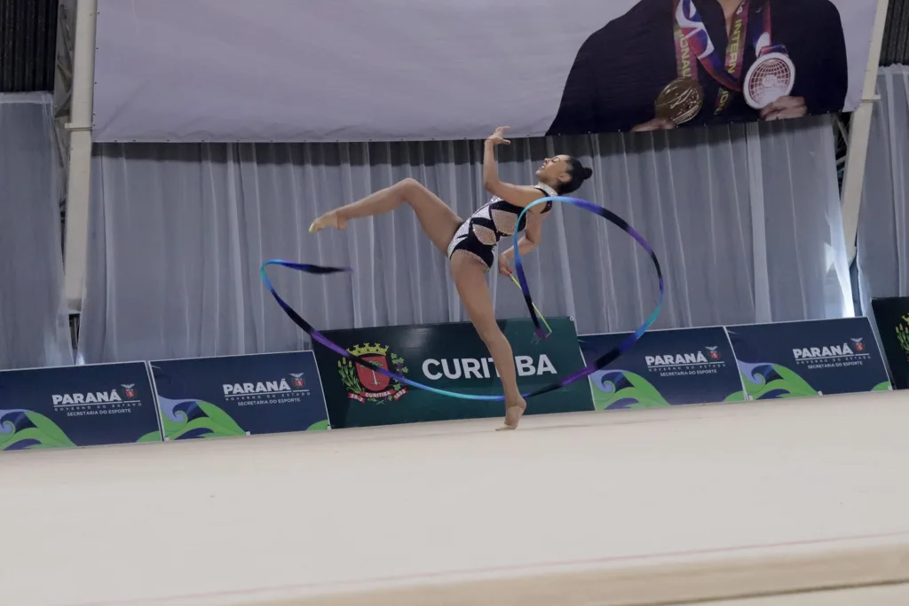 Paranaense Bárbara Domingos leva o bi no Pan-Americano de ginástica rítmica