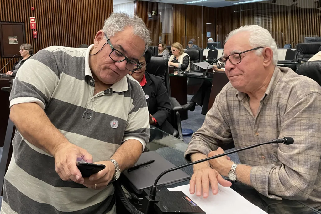 Com alta procura, Celepar abre mais 50 vagas em curso de internet segura para idosos 2 Com alta procura, Celepar abre mais 50 vagas em curso de internet segura para idosos