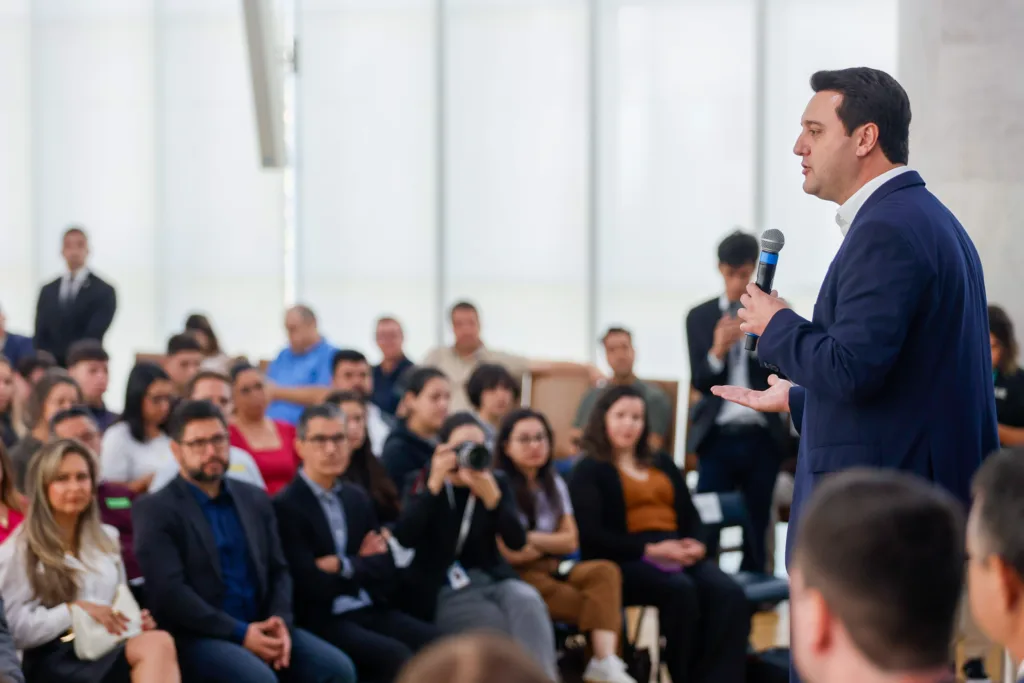 Governador lança projeto Talento Tech-PR para formação tecnológica de 3 mil alunos em 50 cidades