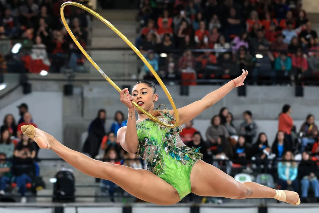 Paranaense Bárbara Domingos leva o bi no Pan-Americano de ginástica rítmica
