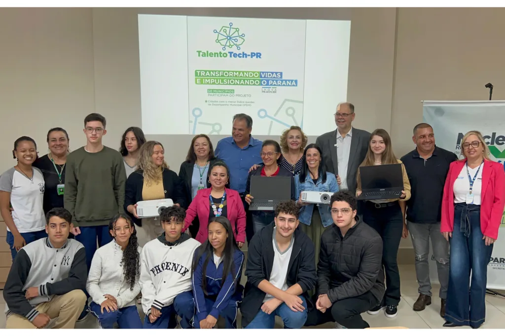 Municípios das regiões Norte e Norte Pioneiro recebem notebooks do Talento Tech