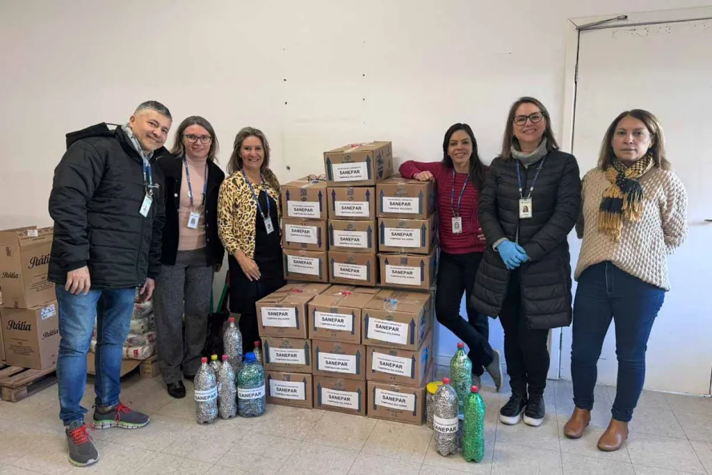 Sanepar entrega mais de 100 quilos de material reciclável para programa da Alep