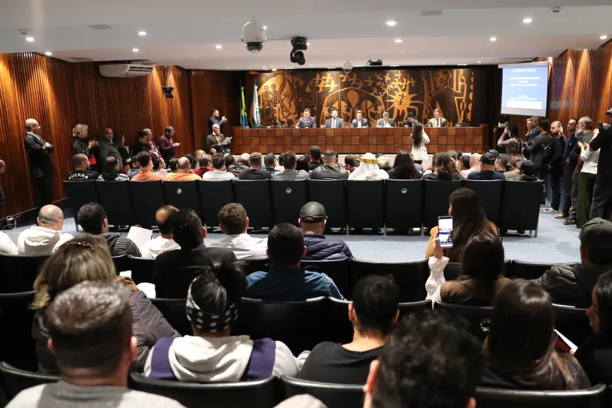 Audiência pública na Assembleia Legislativa do Paraná reuniu representantes da categoria de vários estados para debater regulamentação da atividade.