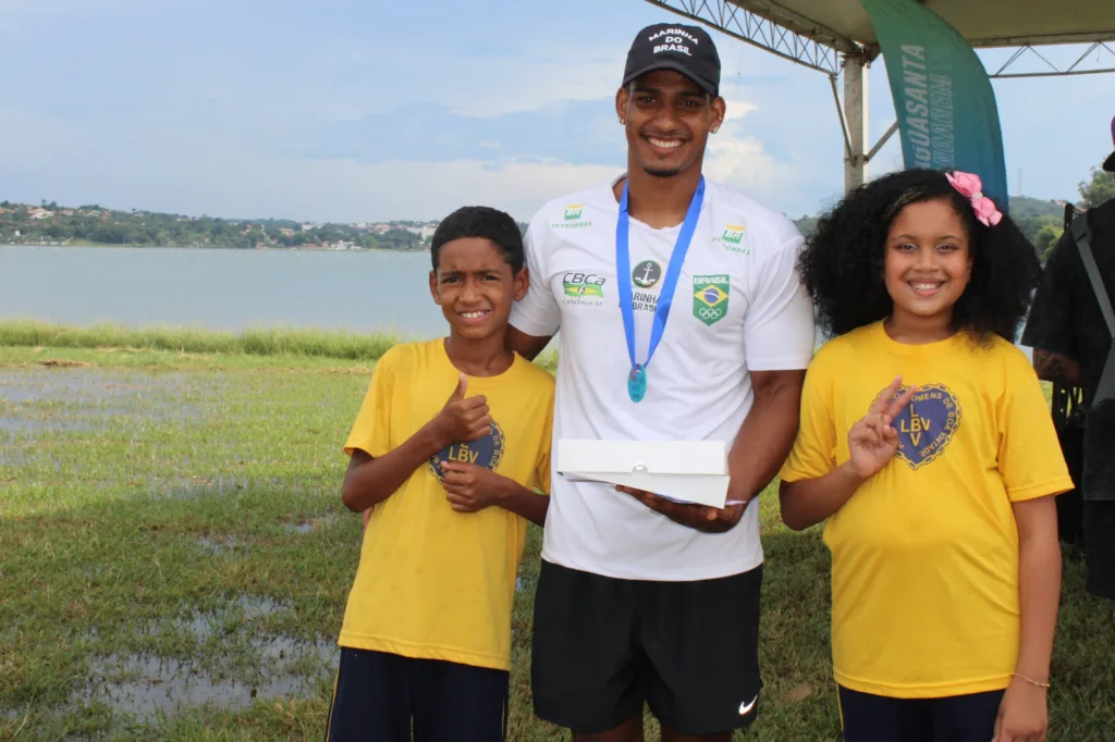 Atletas que vão para as Olimpíadas e Paralimpíadas de Paris são homenageados por crianças atendidas pela LBV