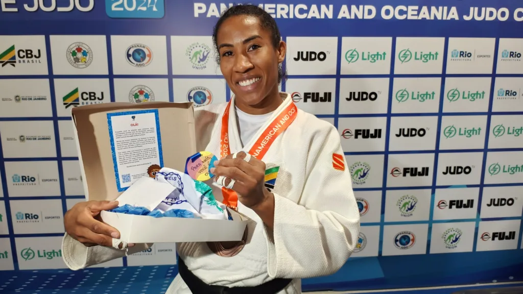 Atletas que vão para as Olimpíadas e Paralimpíadas de Paris são homenageados por crianças atendidas pela LBV