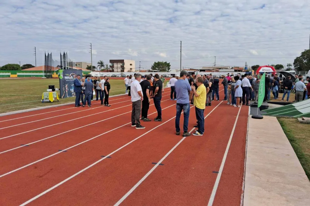 Campo Mourão ganha pista de atletismo de padrão internacional