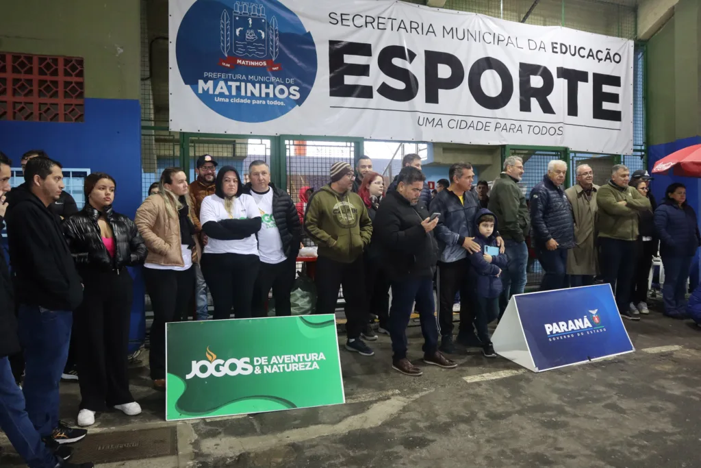 Corrida de Garçons reúne 45 profissionais e leva animação a Matinhos, no Litoral