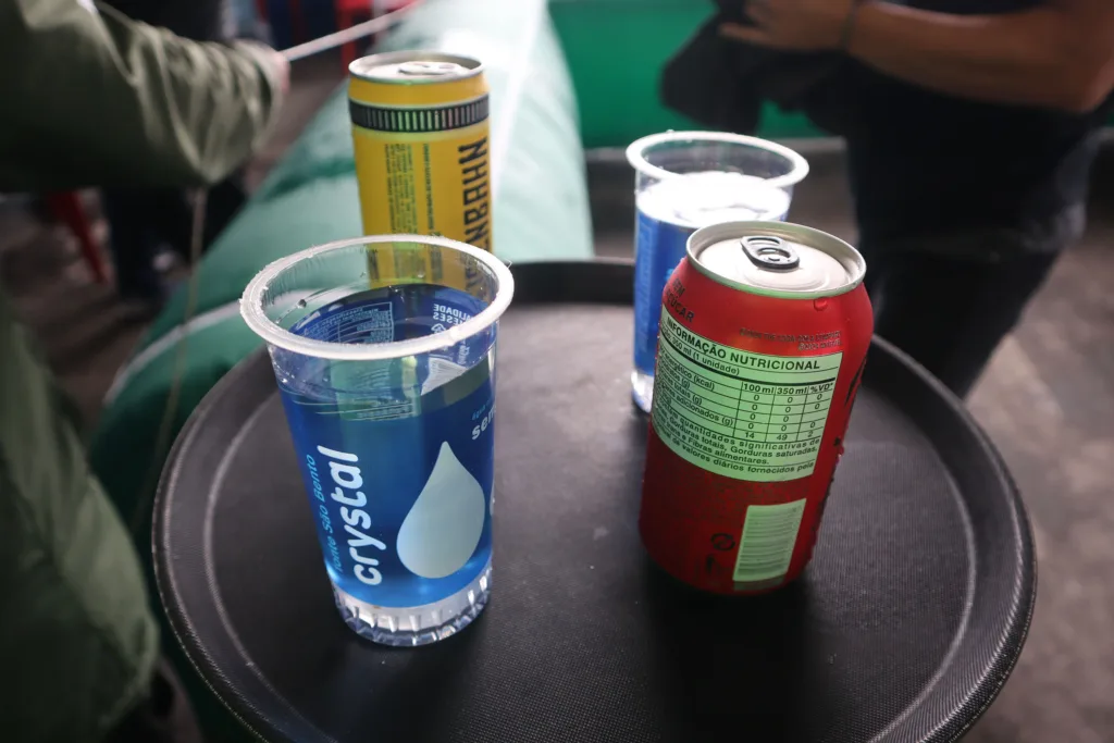 Corrida de Garçons reúne 45 profissionais e leva animação a Matinhos, no Litoral