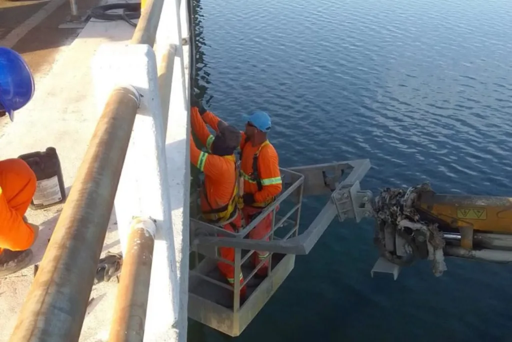 Reforma de ponte entre Carlópolis (PR) e Fartura (SP) já apresenta várias melhorias
