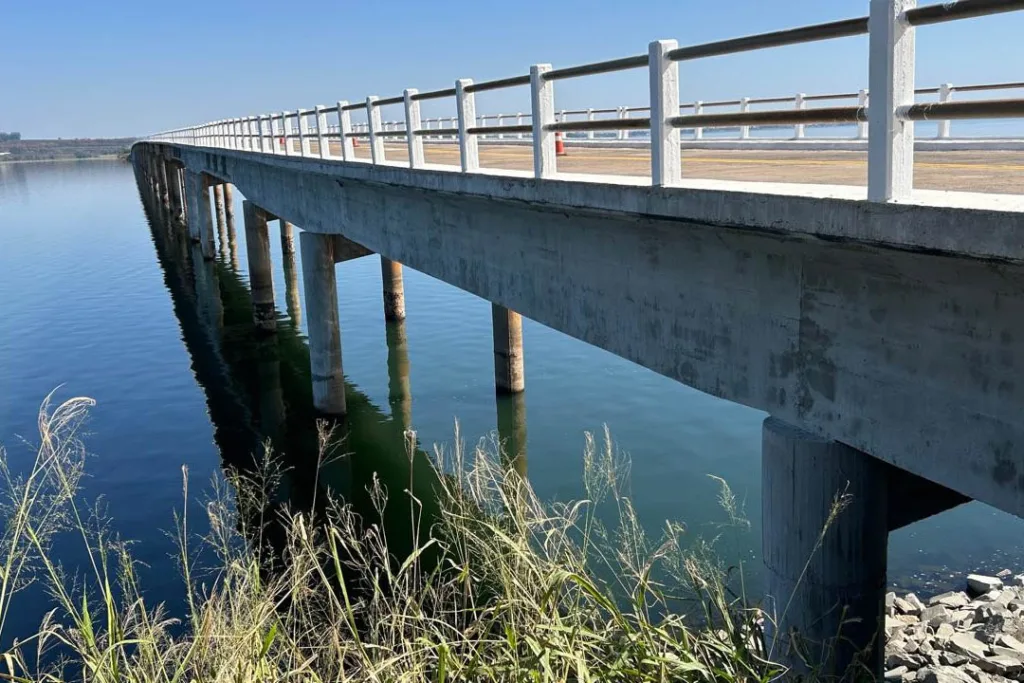 Reforma de ponte entre Carlópolis (PR) e Fartura (SP) já apresenta várias melhorias