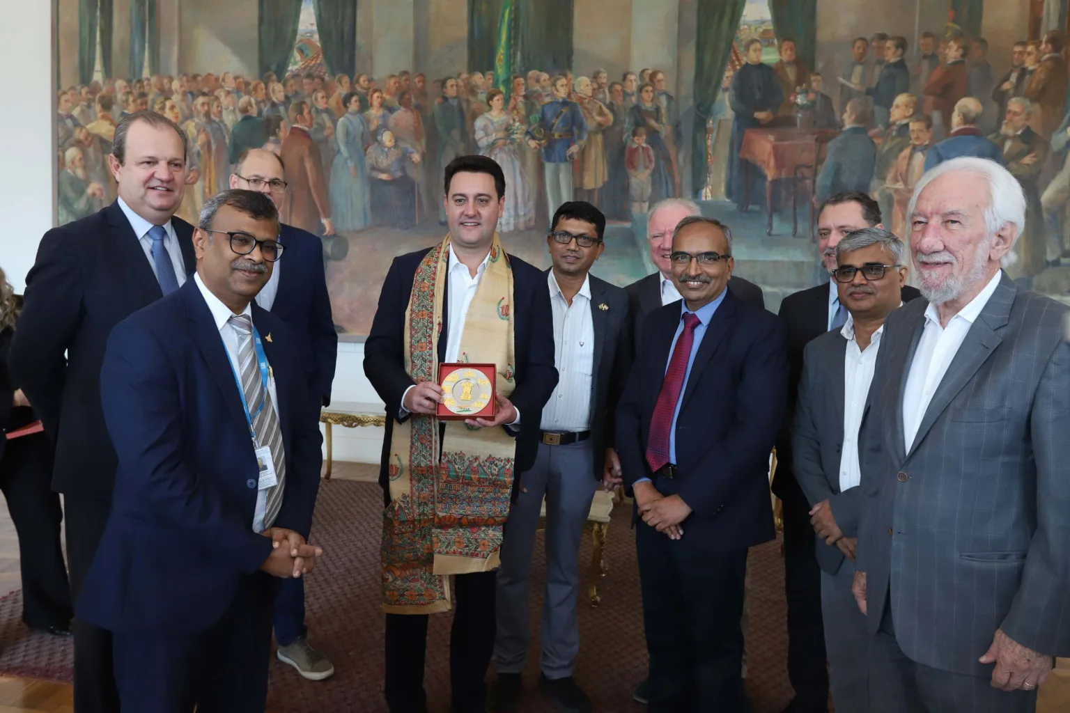 Comitiva da Índia visita Paraná para planejar instalação de supercomputadores