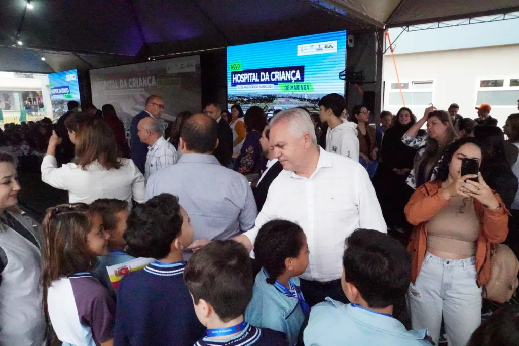 Ratinho Junior inaugura Hospital da Criança de Maringá, confira as entrevistas