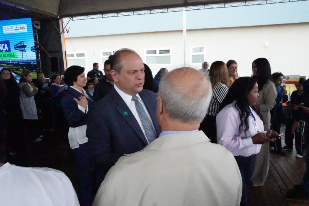 Ratinho Junior inaugura Hospital da Criança de Maringá, confira as entrevistas