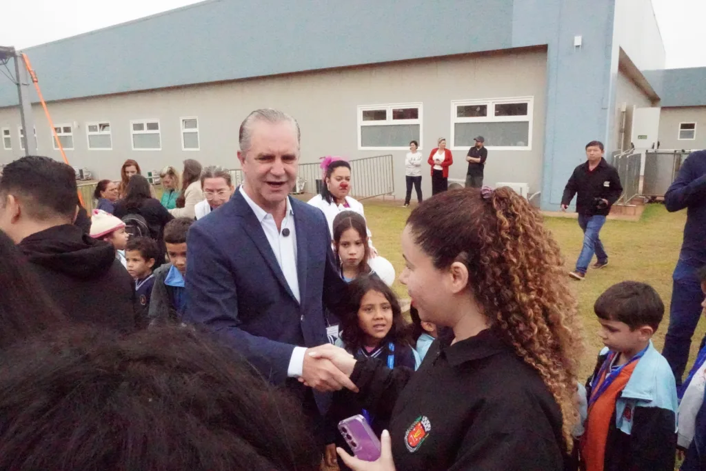 Ratinho Junior inaugura Hospital da Criança de Maringá, confira as entrevistas