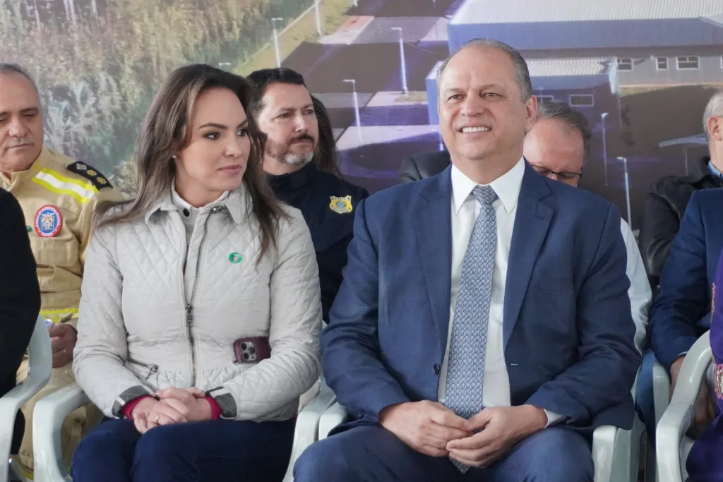 Ratinho Junior inaugura Hospital da Criança de Maringá, confira as entrevistas