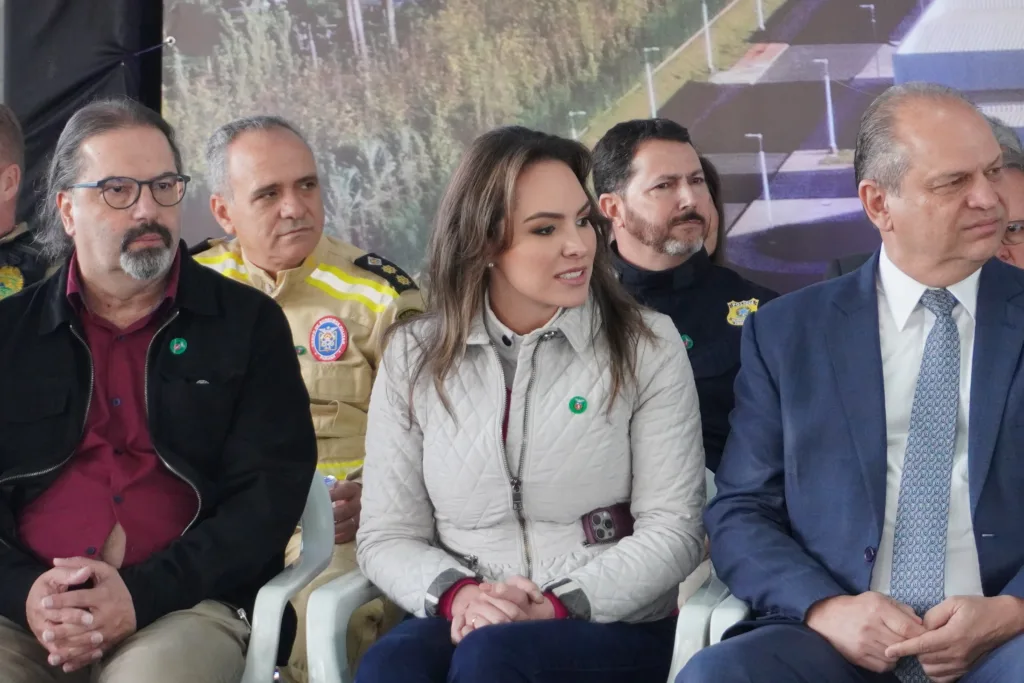 Ratinho Junior inaugura Hospital da Criança de Maringá, confira as entrevistas