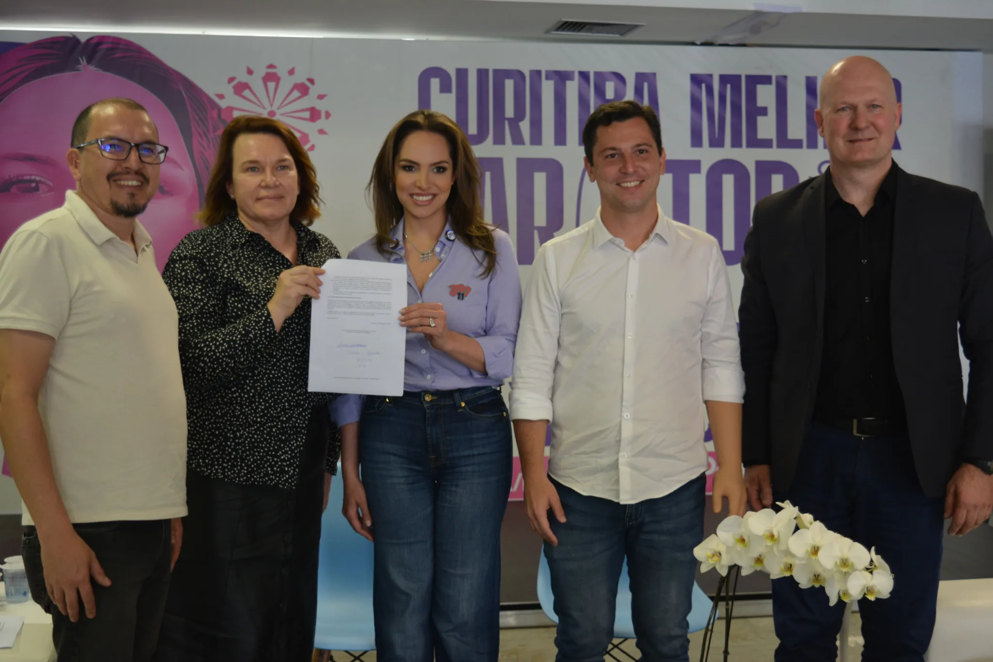 Maria Victoria (PP) firma compromisso com ambiente de inovação de Curitiba