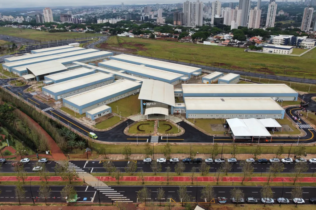 Ratinho Junior inaugura Hospital da Criança de Maringá, confira as entrevistas