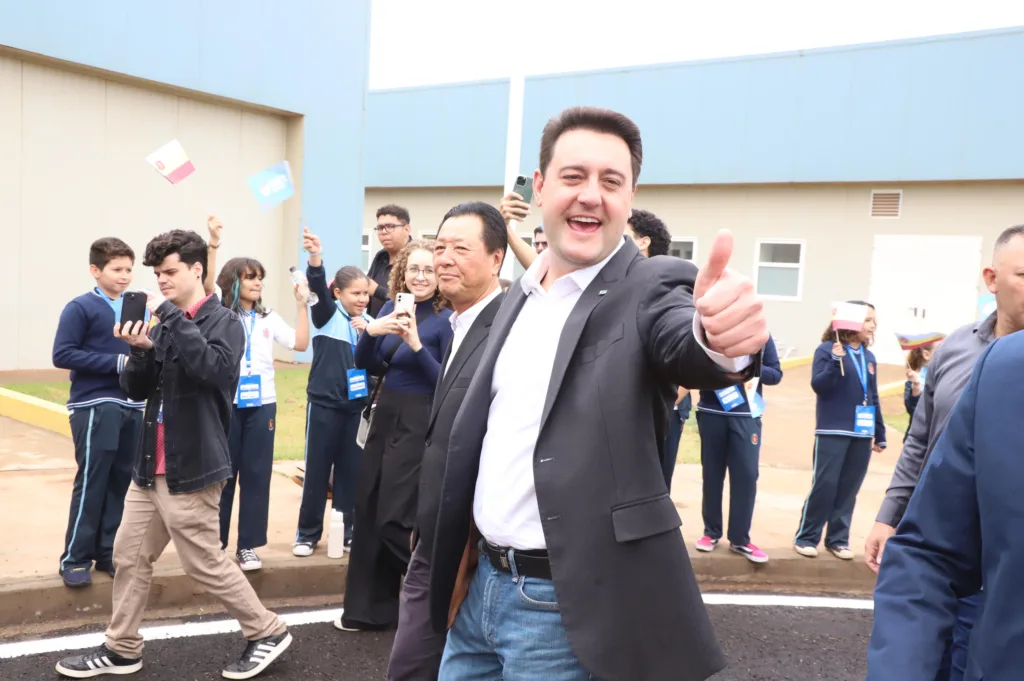 Ratinho Junior inaugura Hospital da Criança de Maringá, confira as entrevistas