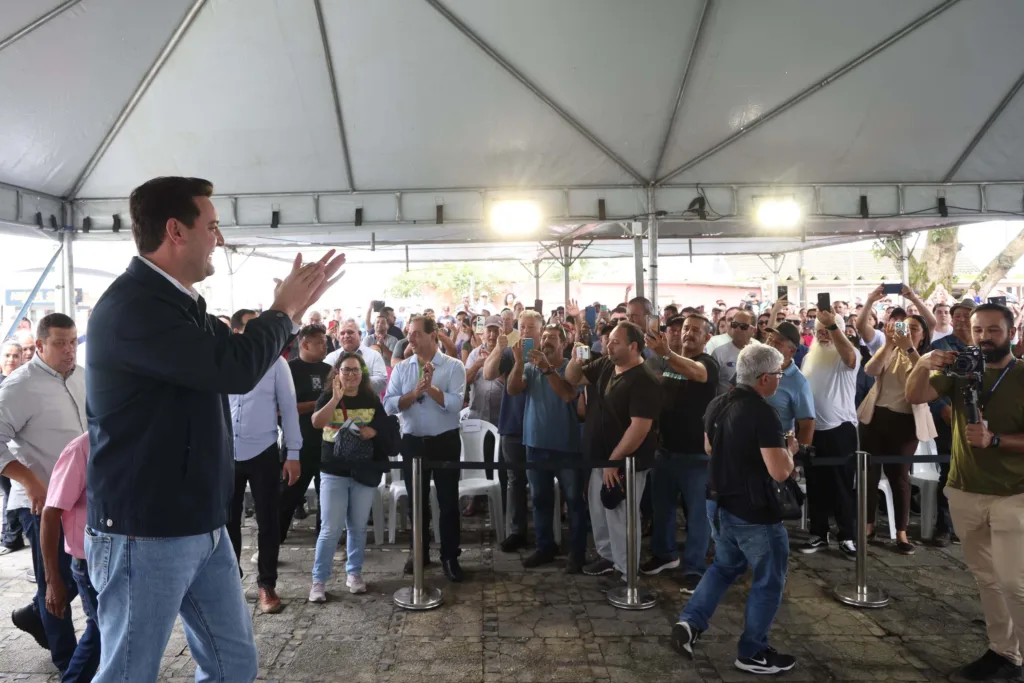 Ratinho Junior inaugura ponte que liga Ilha dos Valadares ao centro de Paranaguá 4 Ratinho Junior inaugura ponte que liga Ilha dos Valadares ao centro de Paranaguá