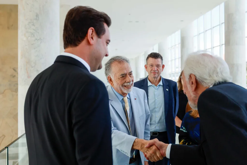 Com filme inspirado em Curitiba, Francis Ford Coppola é homenageado pelo Paraná