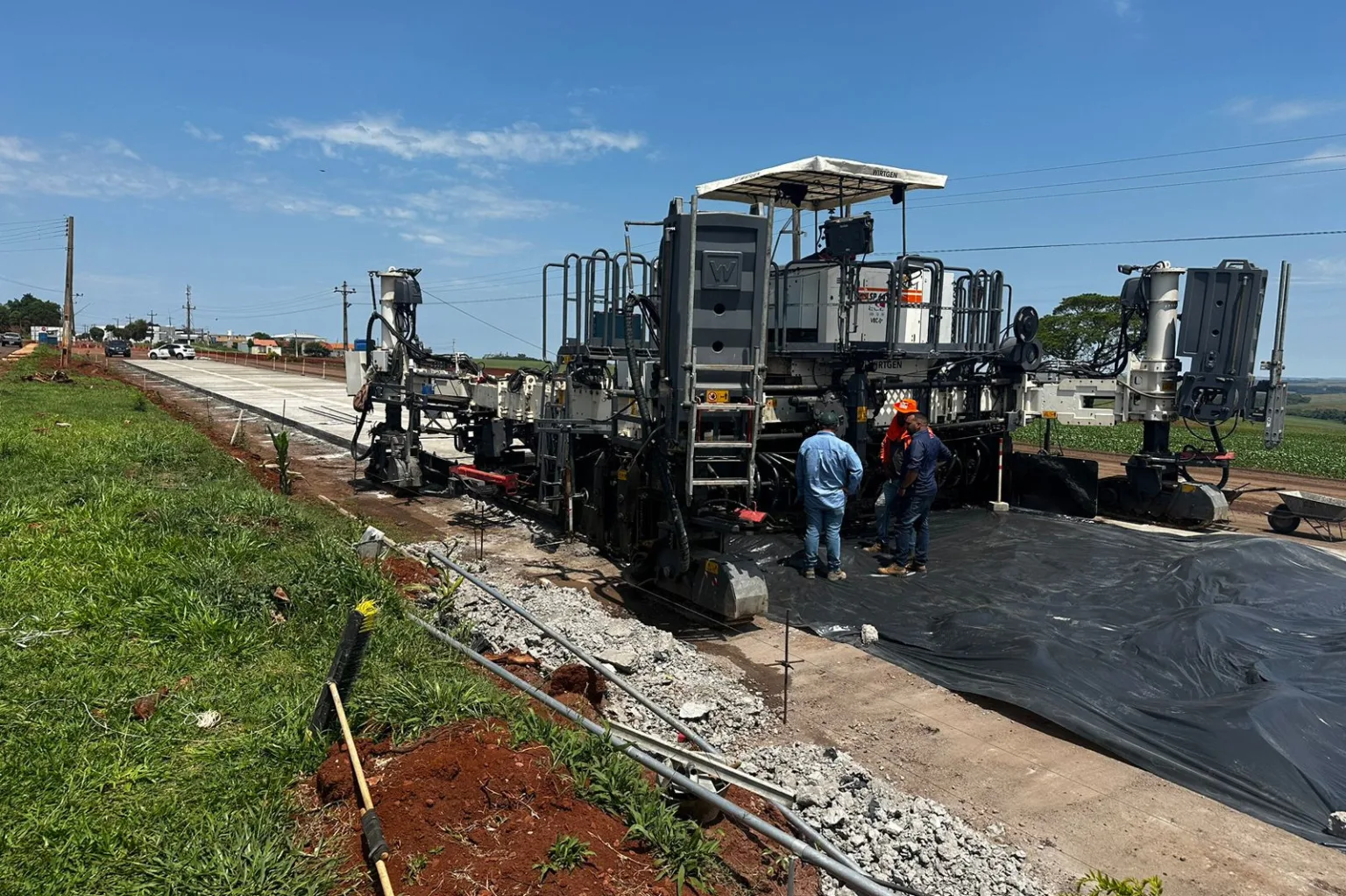 Rodovia entre Goioerê e Quarto Centenário está com operação pare-e-siga 24 horas por dia Foto: DER