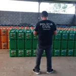 PCPR apreende 946 galões de óleo lubrificante falsificado em Umuarama Foto: PCPR