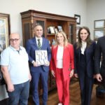 Missão diplomática da Sérvia visita a Assembleia Legislativa do Paraná