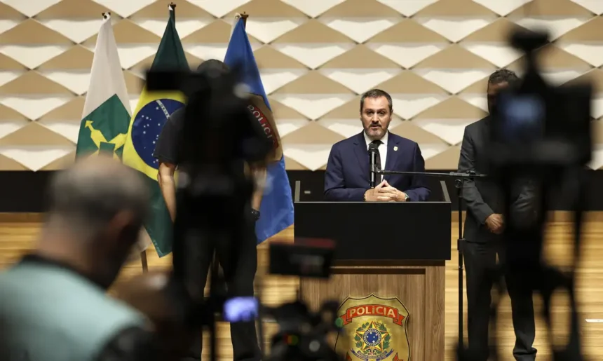 Polícia Federal investiga explosões em Brasília como ato terrorista