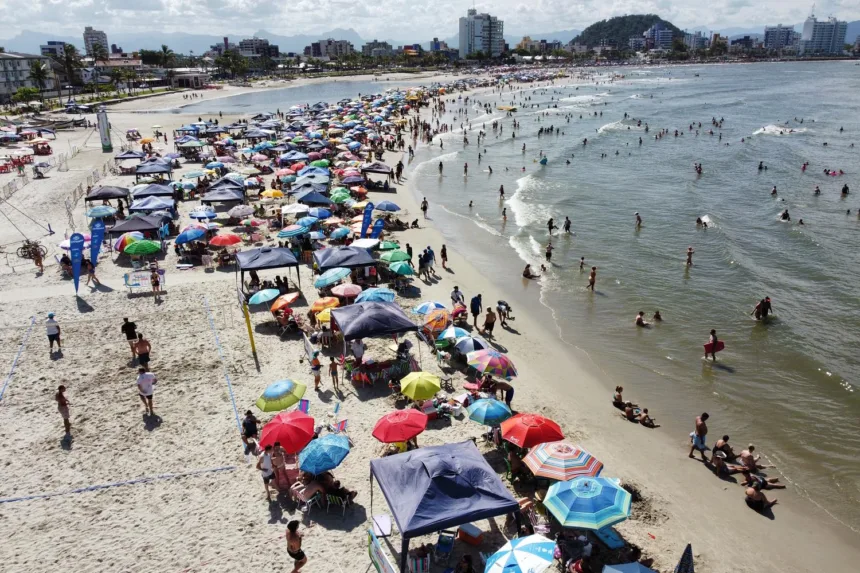 Sanepar recomenda aos usuários a regularizar débitos do Litoral antes de viajar Foto: Ari Dias/AEN