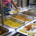 Os restaurantes populares oferecem 2.250 refeições por dia com valor acessível e alimentação nutritiva e saudável (Crédito: Rafael Macri / PMM)